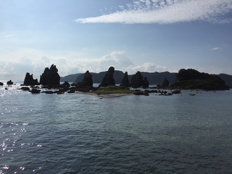 橋杭岩