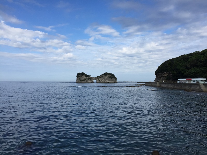 円月島